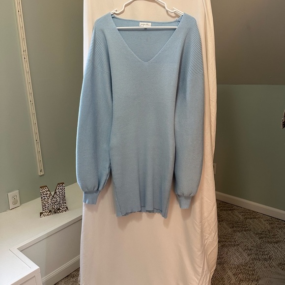 Light Blue V-Neck Sweater Dress with oversized Sleeves size large - Picture 7 of 14